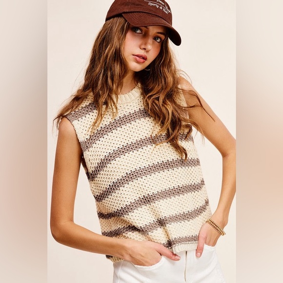 Chunky Stripe Sleeveless Sweater Top - Picture 2 of 6